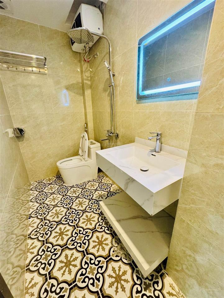 Hơn 7 tỷ sở hữu nhà 5 tầng nam dư diện tích rộng hiếm