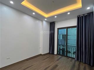 Bán nhà căn góc 40m x 5 tầng ,giá 11 tỷ,vài bước chân ra phố lê thanh nghị hai bà trưng.0902 120 ***