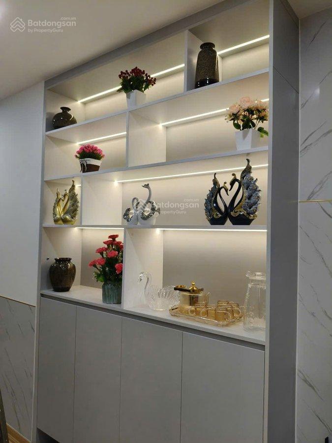 Bán ch cc nam trung yên  nguyễn chánh  58 m giá 5.4 tỷ. full đồ mới koong . hường 0902 120 ***.