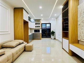 Bán nhà dân xây lê thanh nghị, thang máy , gần phố  45 m 5 t  giá 10.8 tỷ .  0902 120 *** hường