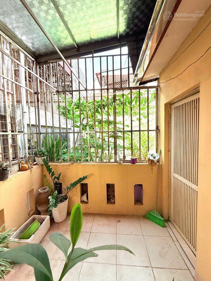 Bán nhà dân xây phố bạch mai 45 m  5 tầng. ngõ thông, ra mặt phố bm 80 m. 0902 120 *** hường.
