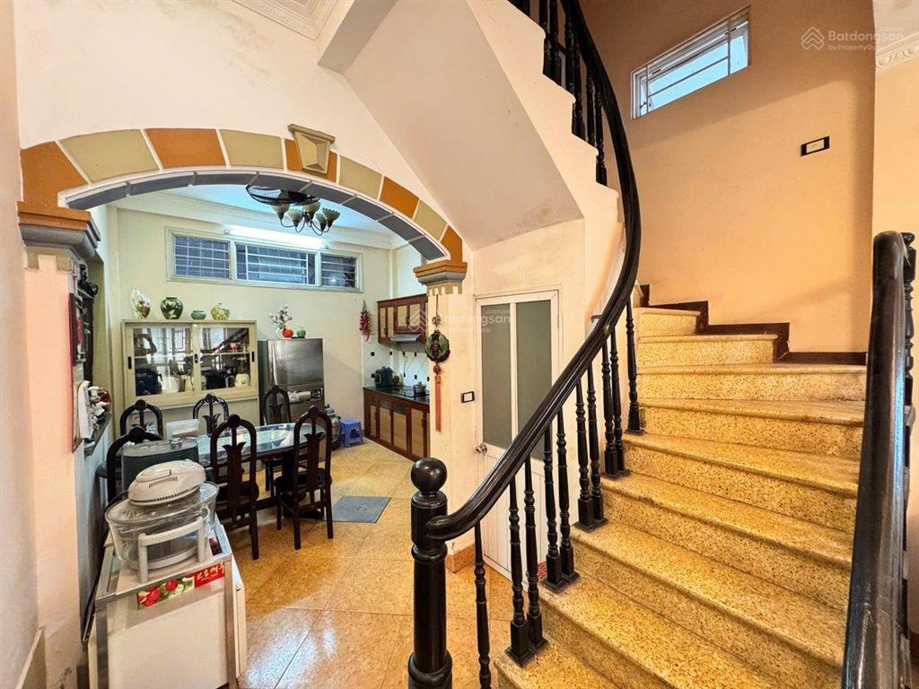 Bán nhà dân xây phố bạch mai 45 m  5 tầng. ngõ thông, ra mặt phố bm 80 m. 0902 120 *** hường.
