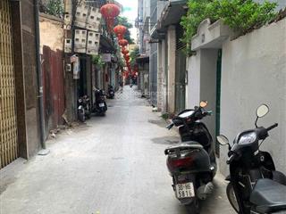 Bán nhà ngõ gốc đề 33 m, 5t giá 6.4 tỷ. gần phố, ngõ thông thoáng.  0902 120 *** hường