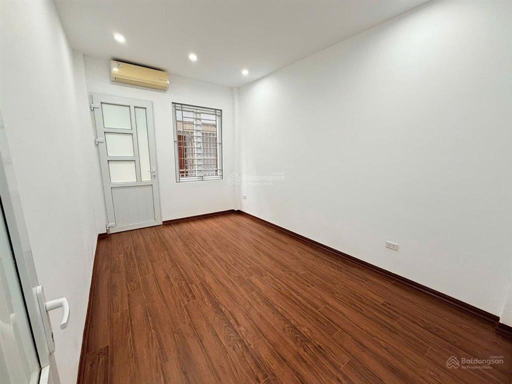Bán nhà ngõ thông phong phố tôn đức thắng 45 m  5t. giá 8.9 tỷ. ngõ rộng.  0902 120 *** hường