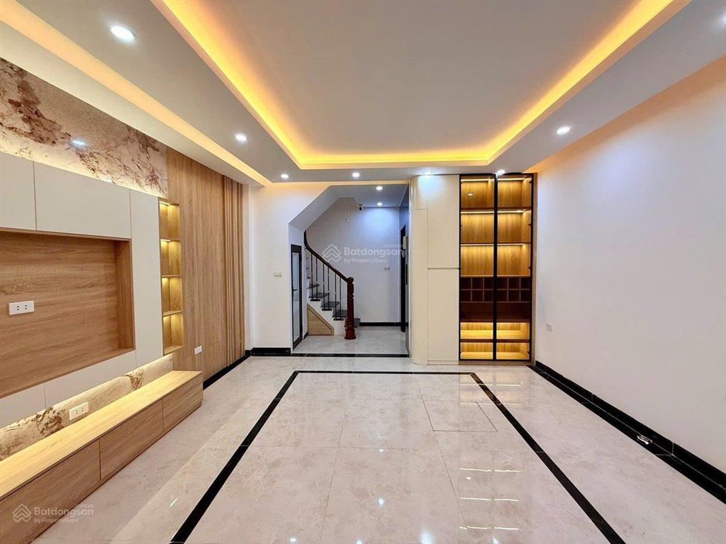 Bán nhà phố trương định 58m, 5t. giá 10.8 tỷ. nhà mới, thang máy, gần phố.  0902 120 *** hường