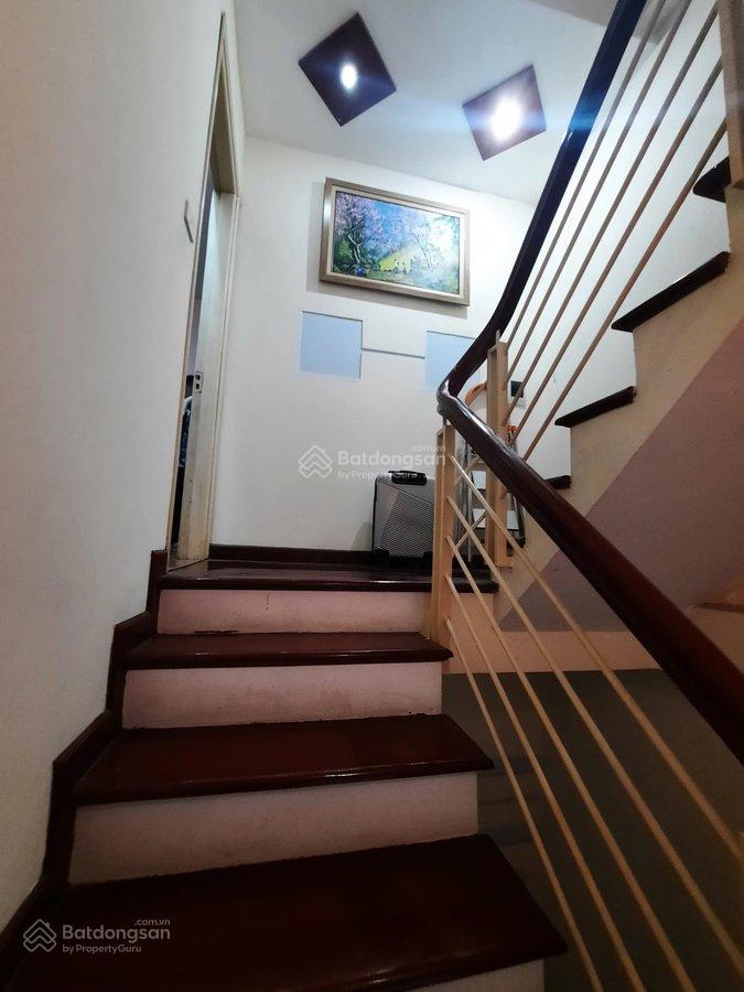 Bán nhà phố chính kinh42 m mt 7,7mgiá 10.8 tỷ  gần phố  nhà đẹp  ngõ thông .0902 120 *** hường