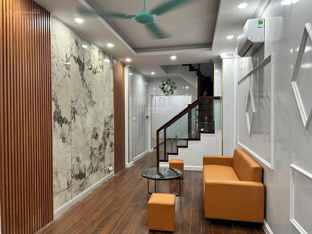Bán nhà nguyễn ngọc nại 54m  giá 15 tỷ, ngõ nông rộng. nhà 2 thoáng. gần phố.  0902 120 ***