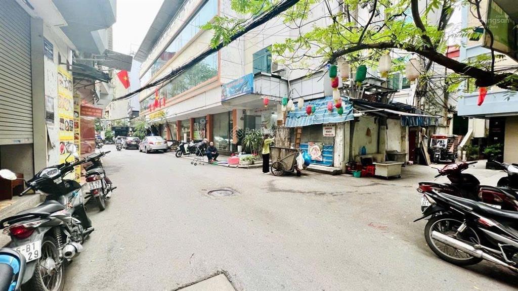 Bán nhà lô góc ngõ thông phong, ô tô vào nhà 56 m2  mt 3.6 m. giá 9.9 tỷ.  0902 120 *** hường