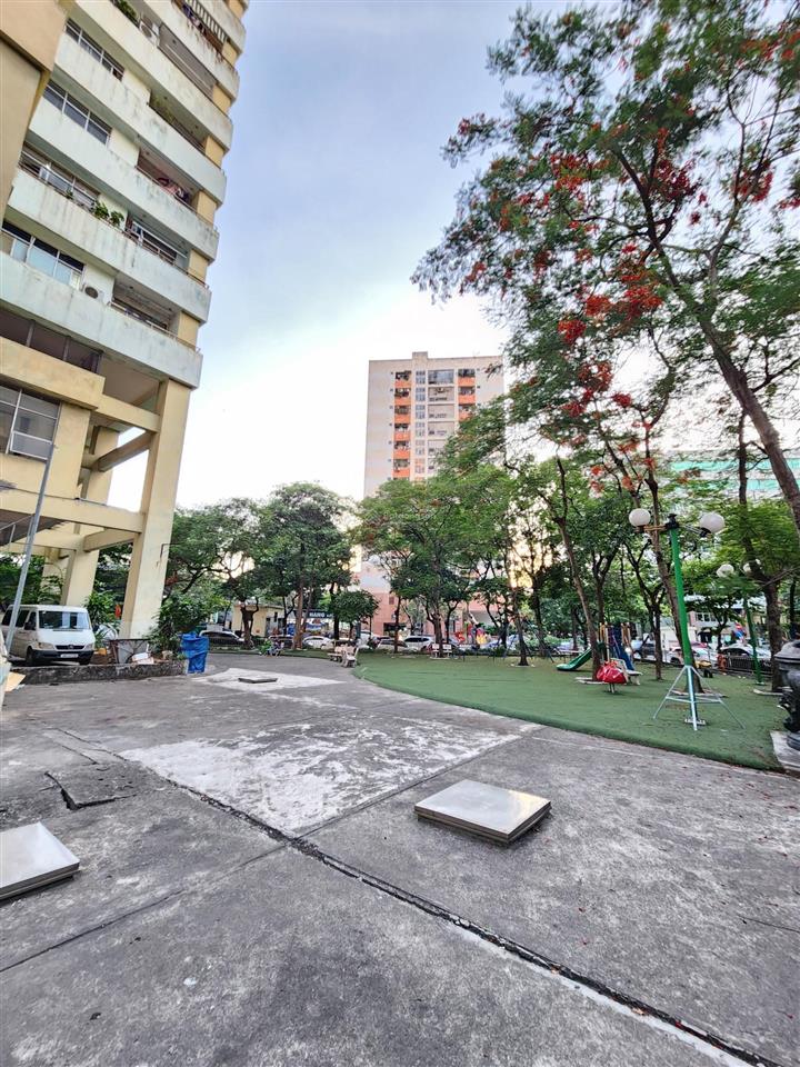 Bán ch lô góc 2 thoáng nam trung yên  mạc thái tổ 
81 m  4,45 tỷ view đẹp.  0902 120 *** hường