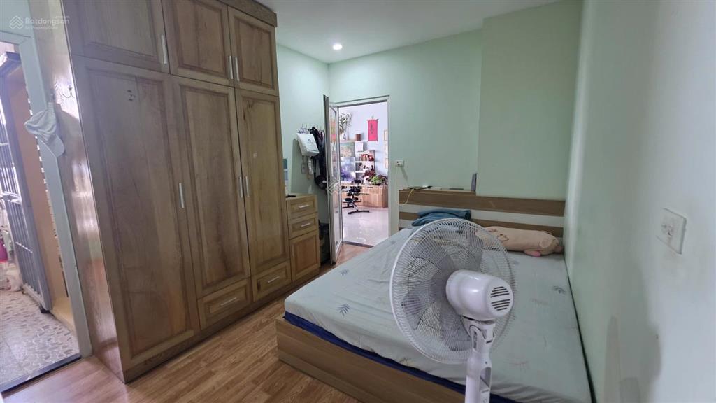 Bán cc tại phố trần quý kiên, tầng đẹp, hướng đẹp, view đẹp 58 m  4,1 tỷ.  0902 120 *** hường