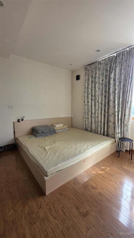 Bán cc tại phố trần quý kiên, tầng đẹp, hướng đẹp, view đẹp 58 m  4,1 tỷ.  0902 120 *** hường