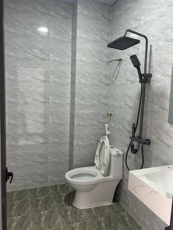 Bán cc tại phố trần quý kiên, tầng đẹp, hướng đẹp, view đẹp 58 m  4,1 tỷ.  0902 120 *** hường