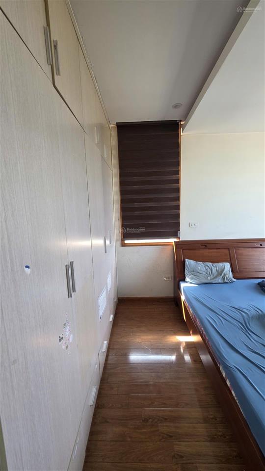 Bán cc tại phố trần quý kiên, tầng đẹp, hướng đẹp, view đẹp 58 m  4,1 tỷ.  0902 120 *** hường