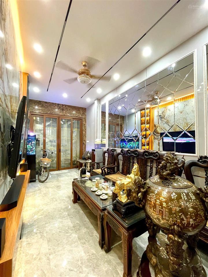 Bán nhà đẹp phố nguyên hồng, nội thất nhập sịn sò 45 m², 4 tầng, giá 15,5 tỷ.  0902 120 *** hường