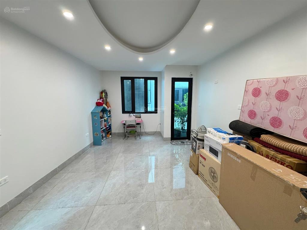 Bán nhà riêng tại nguyễn lương bằng, 9 tỷ, 29m2 5 tầng. gần phố nhà mới ở ngay 0902 120 *** hường