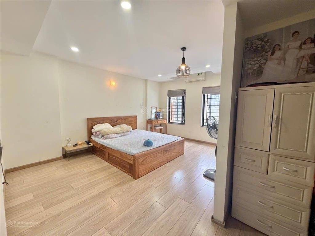Cần bán gấp biệt thự ven sông đường số 27 198m2 (9 x 22) 4 tầng 21,5 tỷ tl