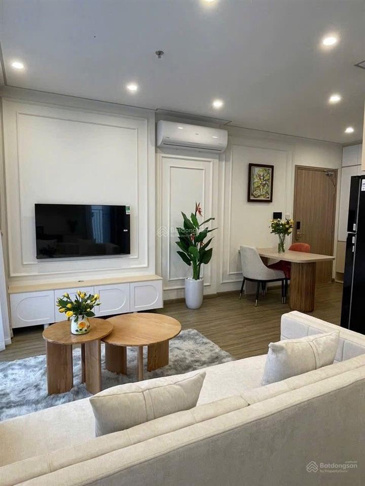 Chính chủ cần bán căn 2pn+ 64m2 tòa sa5 tầng 1926 vinhomes smart .giá 5.4 tỷ bao phí