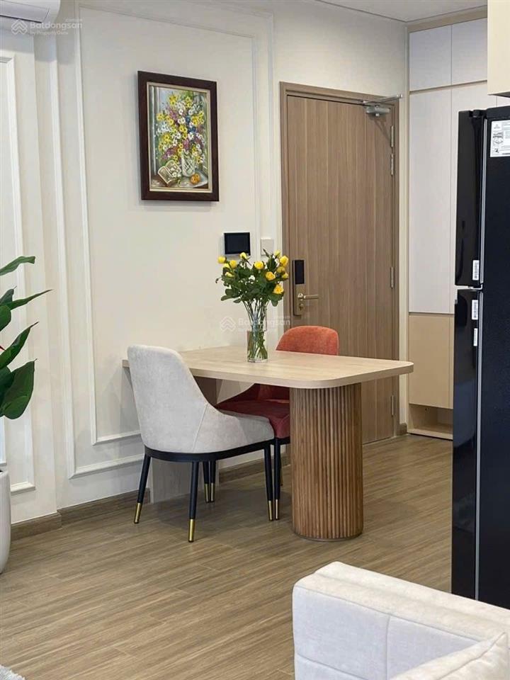 Chính chủ cần bán căn 2pn+ 64m2 tòa sa5 tầng 1926 vinhomes smart .giá 5.4 tỷ bao phí