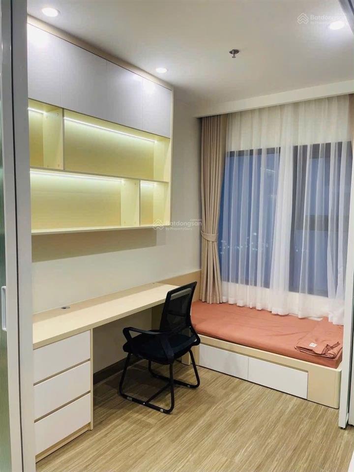 Chính chủ cần bán căn 2pn+ 64m2 tòa sa5 tầng 1926 vinhomes smart .giá 5.4 tỷ bao phí