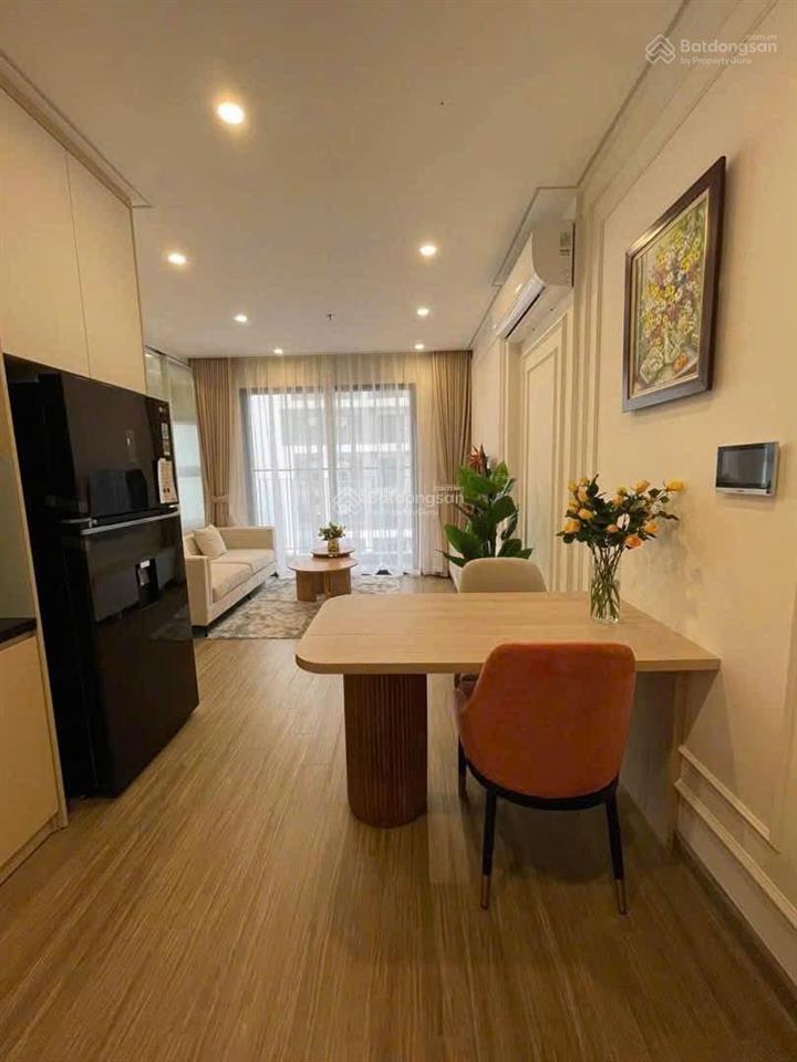 Chính chủ cần bán căn 2pn+ 64m2 tòa sa5 tầng 1926 vinhomes smart .giá 5.4 tỷ bao phí