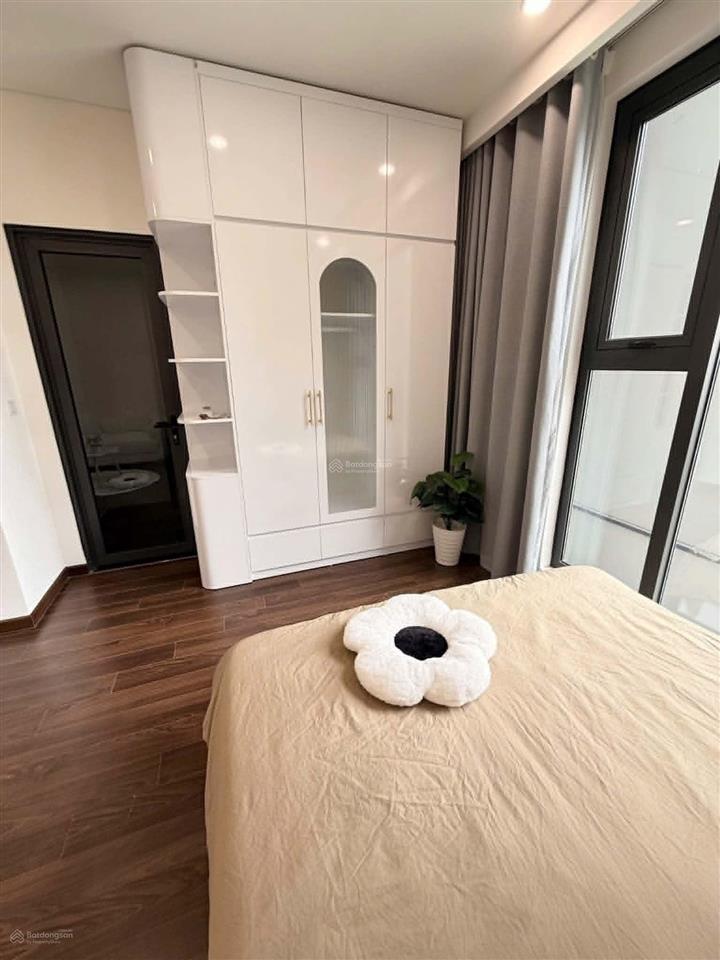 Chính chủ cần bán căn studio 30m2 tòa b tầng 1501 vinhomes smart .giá 2.8 tỷ bao phí