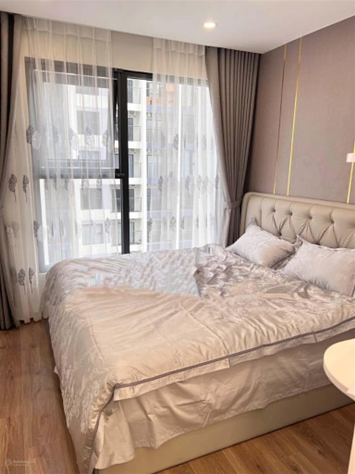 Chính chủ cần bán căn 2pn 55m2 tòa i3 tầng 2705a vinhomes smart .giá 4.3 tỷ bao phí