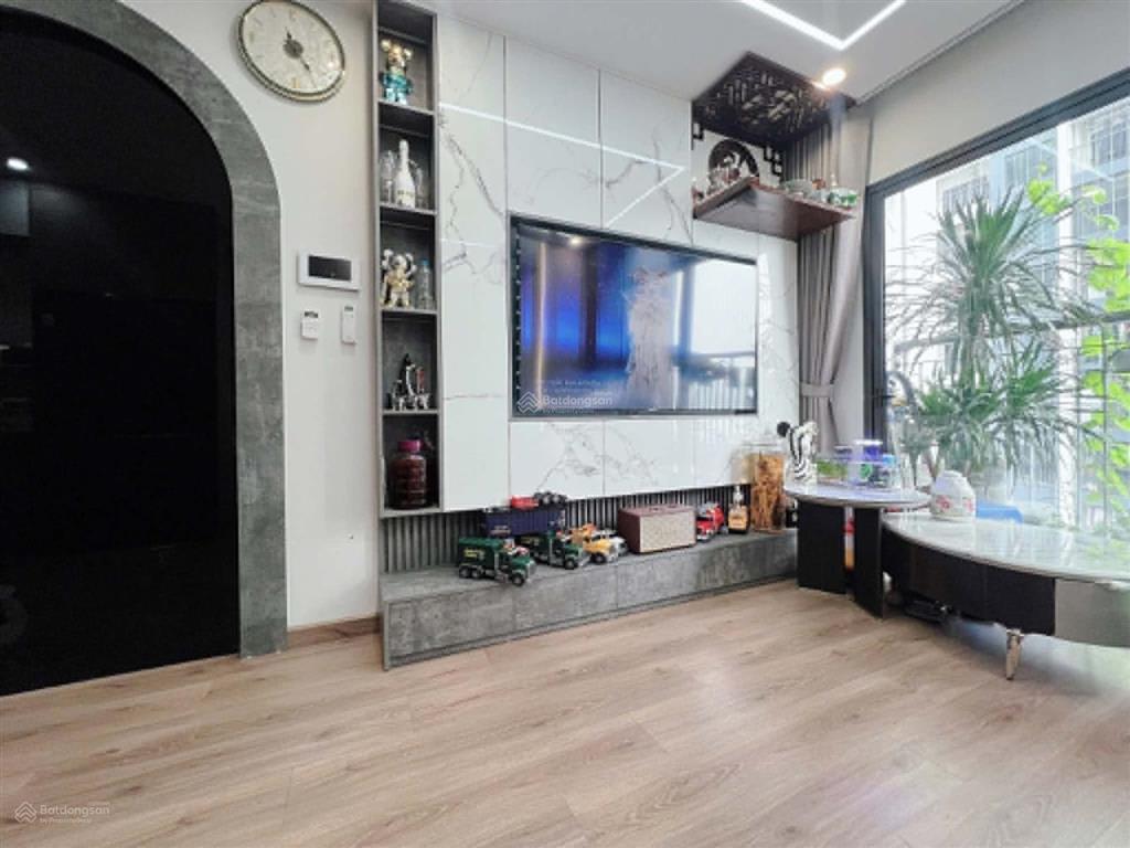 Chính chủ cần bán căn 2pn 55m2 tòa i3 tầng 2705a vinhomes smart .giá 4.3 tỷ bao phí