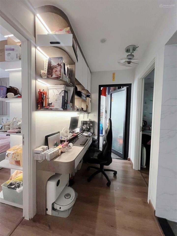 Chính chủ cần bán căn 2pn 55m2 tòa i3 tầng 2705a vinhomes smart .giá 4.3 tỷ bao phí