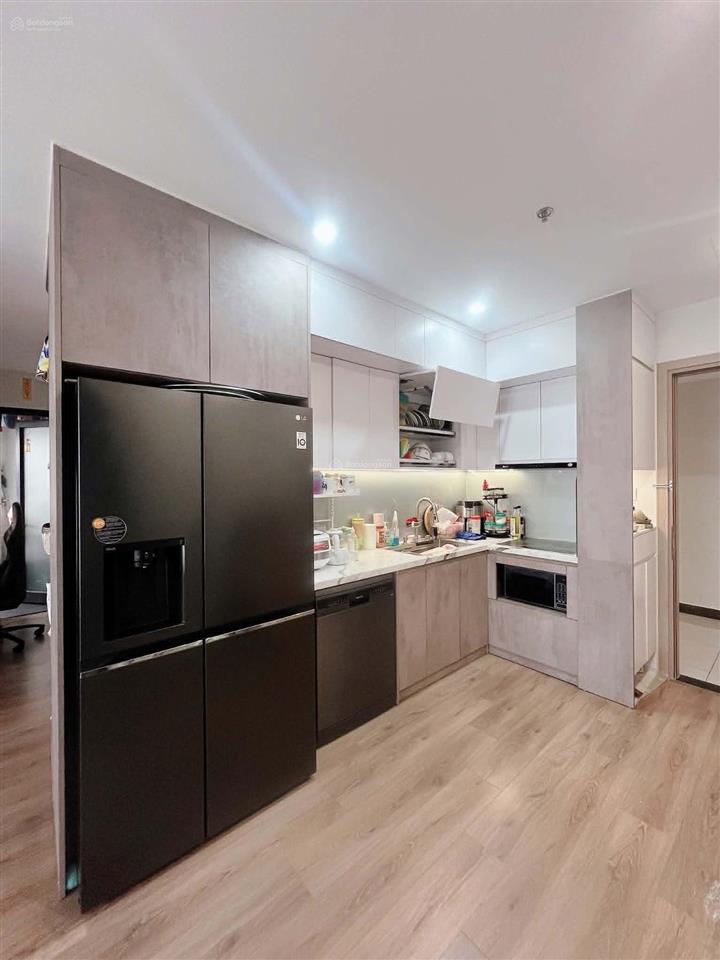 Chính chủ cần bán căn 2pn 55m2 tòa i3 tầng 2705a vinhomes smart .giá 4.3 tỷ bao phí