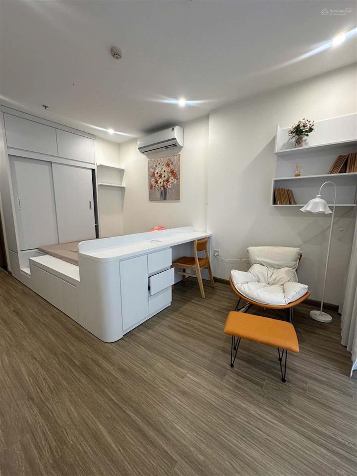 Chính chủ cần bán căn studio 29m2 tòa tc1 tầng 0804 vinhomes smart .giá 2.7 tỷ bao phí