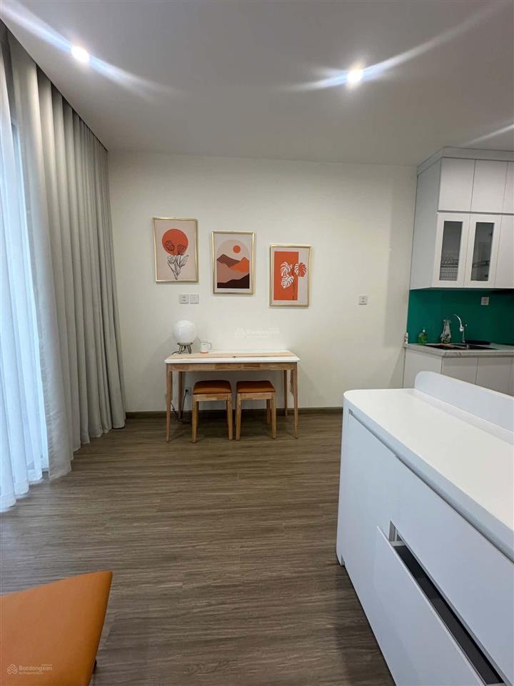 Chính chủ cần bán căn studio 29m2 tòa tc1 tầng 0804 vinhomes smart .giá 2.7 tỷ bao phí