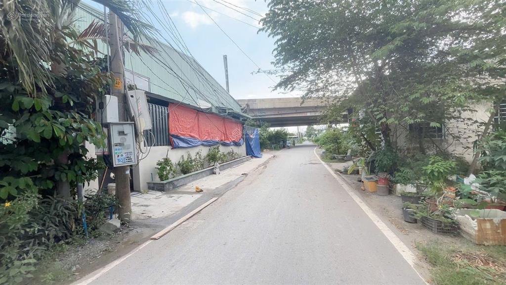 Bán kho xưởng quận 9 đang hoạt động mt đường trường lưu 513m giá 11 tỷ