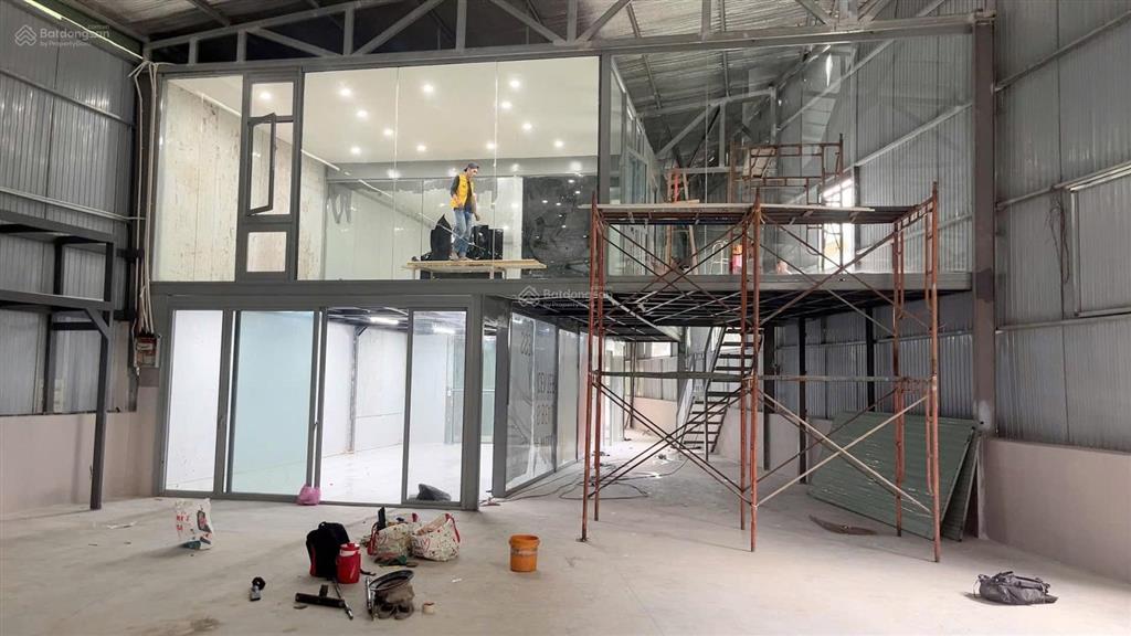 Bán kho xưởng quận 9 đang hoạt động mt đường trường lưu 513m giá 11 tỷ