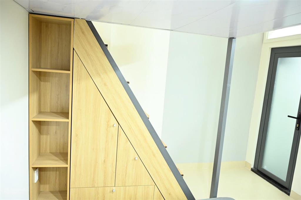 Cho thuê studio mới full nội thất 30m2 máy giặt & tủ lạnh riêng giáp quận 1, gần hutech, ue