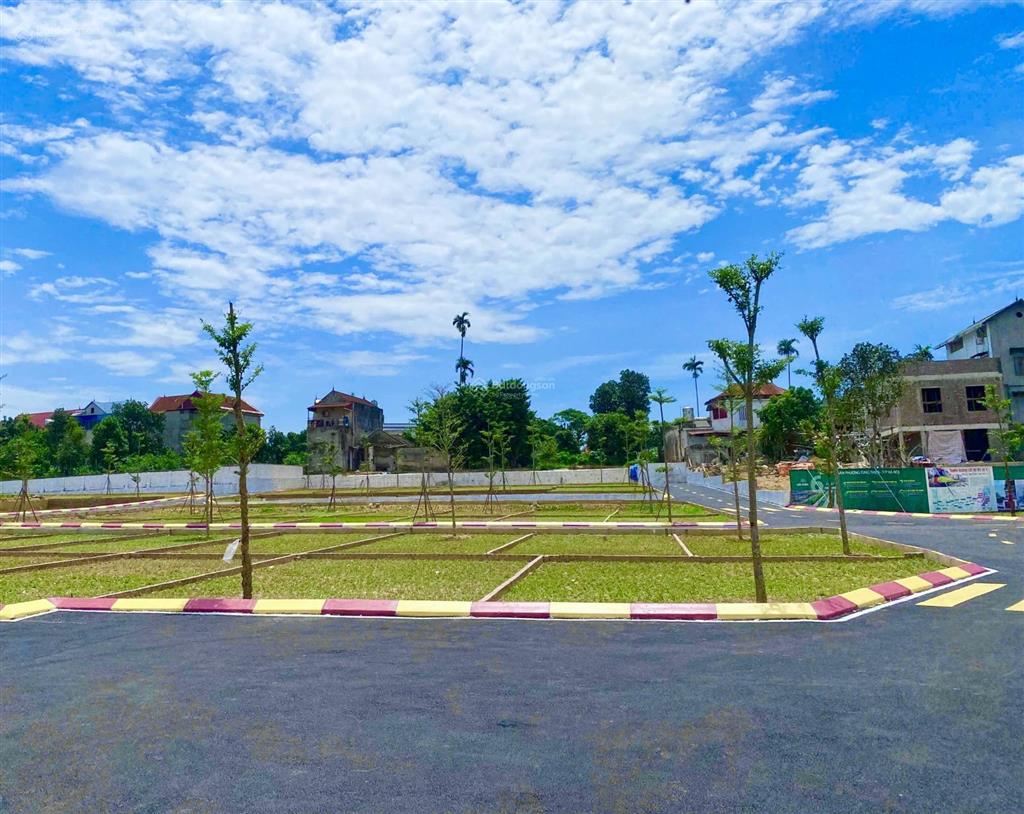 Chỉ nhỉnh 1 tỷ mảnh đất 52m2 trung tâm phường tùng thiện, 300m ra cổng 2 trường đại học lớn