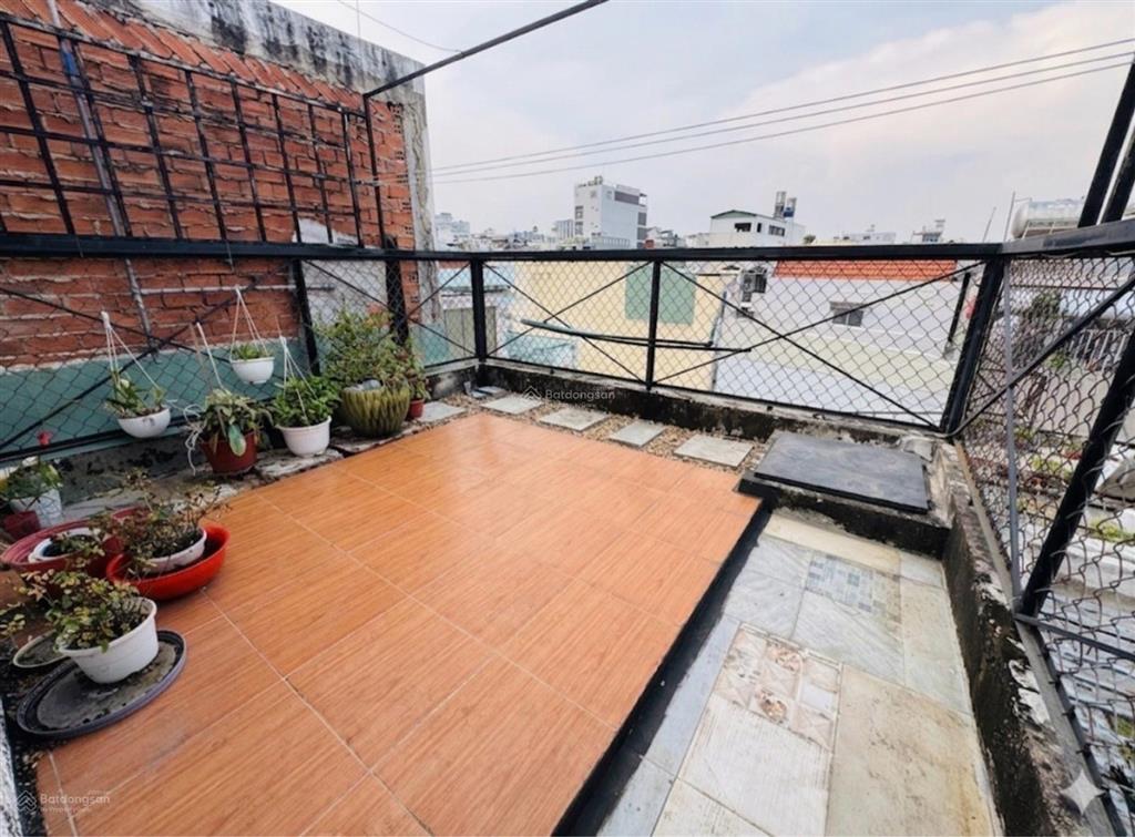 Hiếm phú nhuận hẻm thông  ngay phan đình phùng 5 tầng btct  hơn 6 tỷ tl