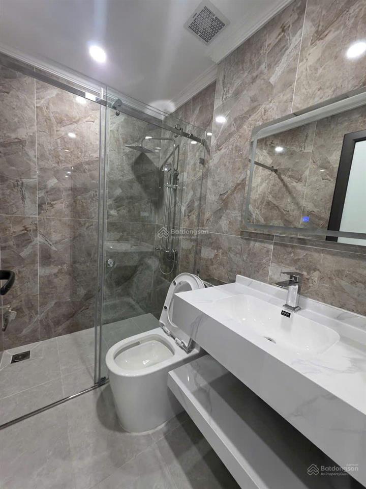 Nhà phú đô mới tinh 63m, 11,9tỷ thang máy giếng trời ô tô 30m gần hồ điều hòa,  0962 113 ***