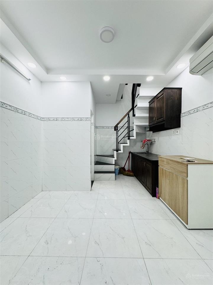 Bán nr đẹp xuất sắc 15m2, 2pn, 2wc tại 7, thành thái, 2,65 tỷ