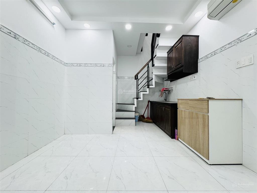 Bán nr đẹp xuất sắc 15m2, 2pn, 2wc tại 7, thành thái, 2,65 tỷ