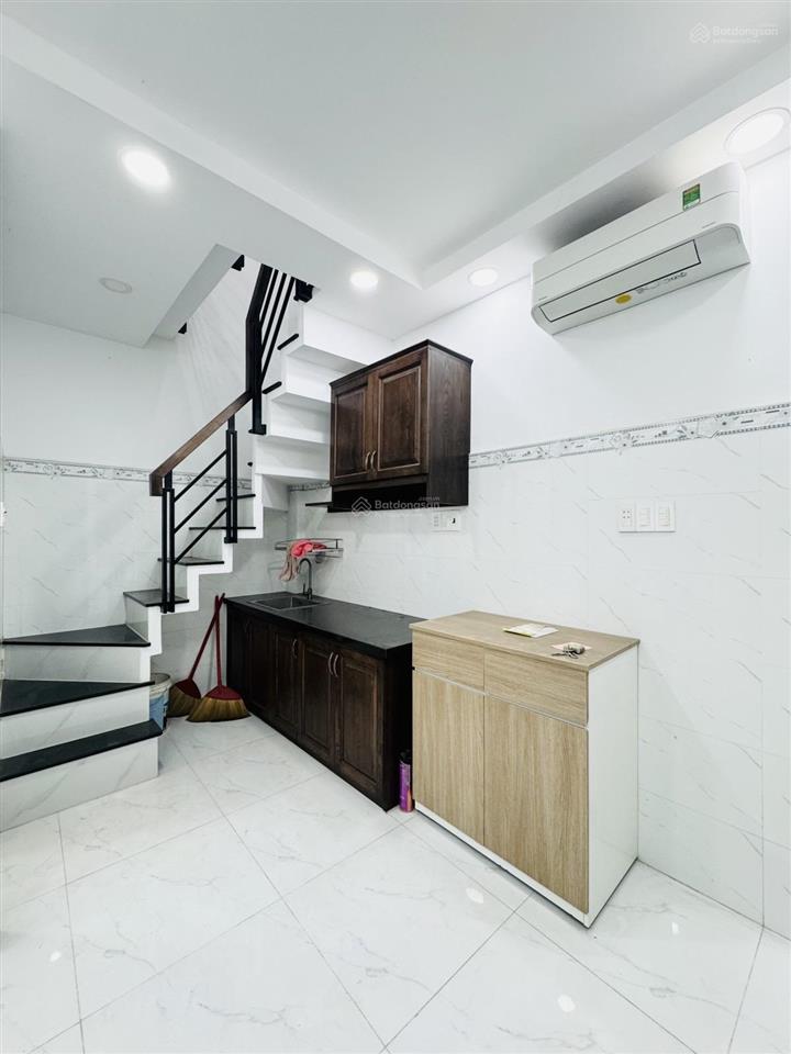 Bán nr đẹp xuất sắc 15m2, 2pn, 2wc tại 7, thành thái, 2,65 tỷ
