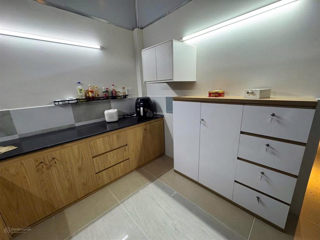 285, đường cách mạng tháng tám, 6,2 tỷ, 40m2 nr đẹp, nhiều tiện ích