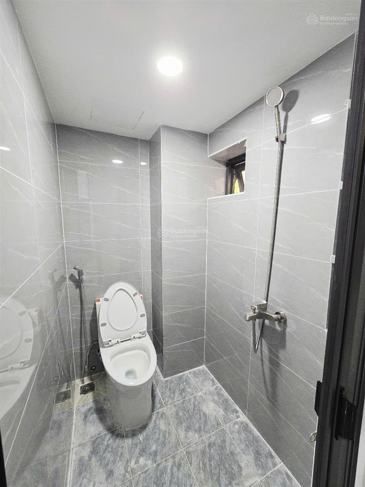 Nhà mới  2 tầng  cách hẻm xe hơi 5 căn nhà  2.99 tỷ còn bớt.