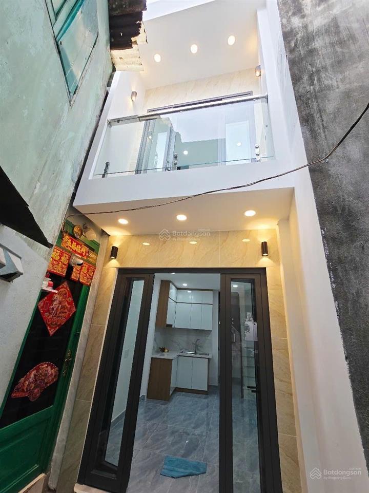 Nhà mới  2 tầng  cách hẻm xe hơi 5 căn nhà  2.99 tỷ còn bớt.