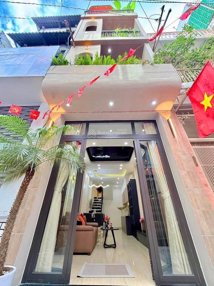 Xe hơi đổ cửa  4pn4wc  4 tầng full công năng
