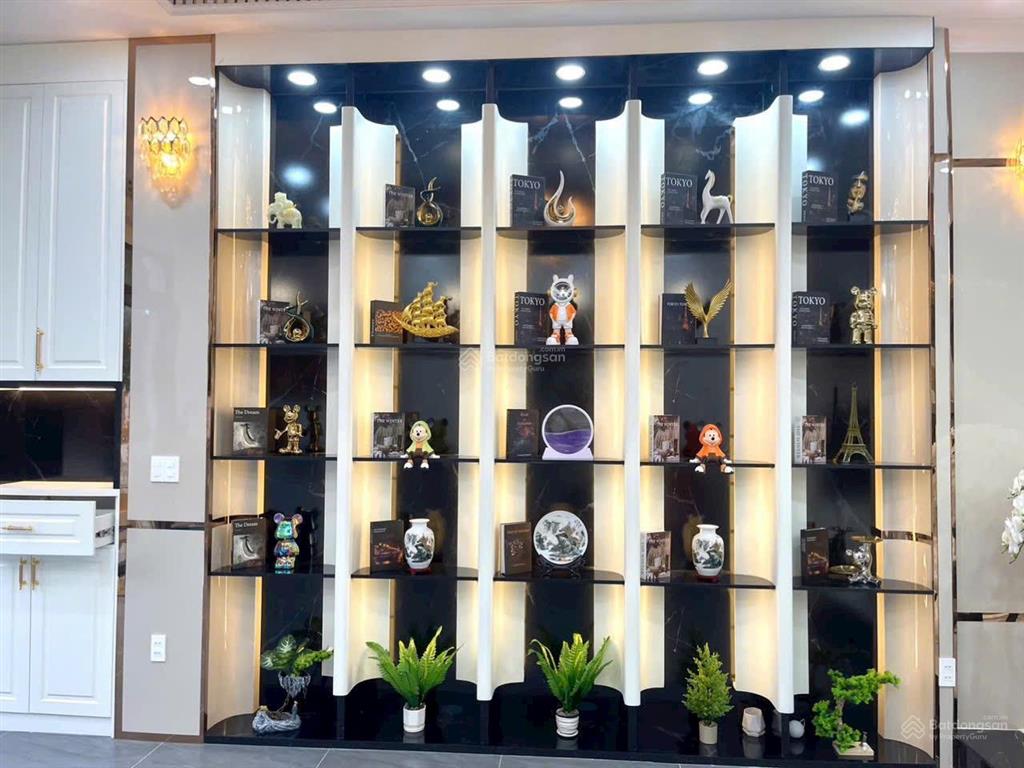 Xe hơi đổ cửa  4pn4wc  4 tầng full công năng