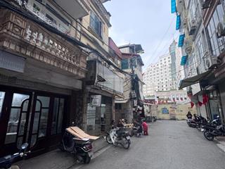 Có 102! 7,8tỷ( ctl) 32m*5t, phố cát linh, ô tô tránh, kd sầm uất, ngõ thông tứ tung, công năng d đủ