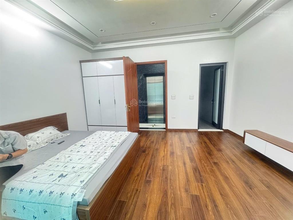Chỉ 8t( có tl) 36m2*5t, đặng tiến đông, gần phố, ngõ thẳng, sát hồ, ful nội thất kdvp, spa, ở vip.