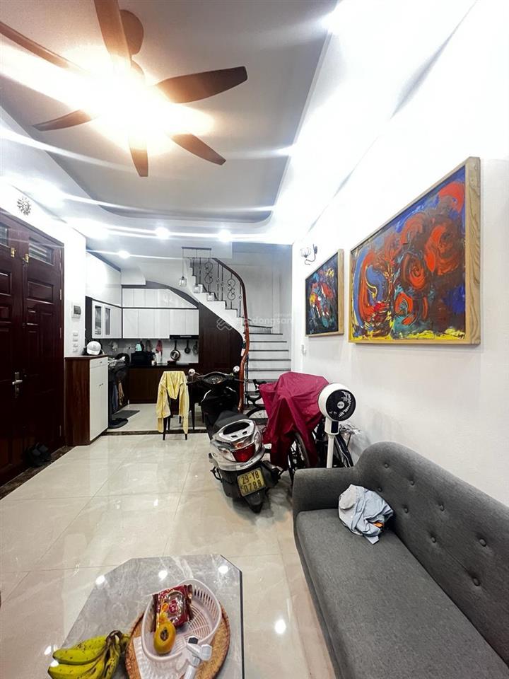 Chỉ 8,8tỷ( có tl) 48m2*5t, phố trần hữu tước, dân xây, ful nội thất, gần ô tô, gần hồ, ở cực sướng.