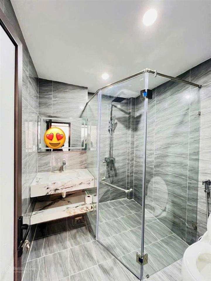 Giảm sốc 1.5 tỷ, 45m2*6t, phố nguyễn lương bằng, nhà mới thang máy nội thất full, ở cực sướng.