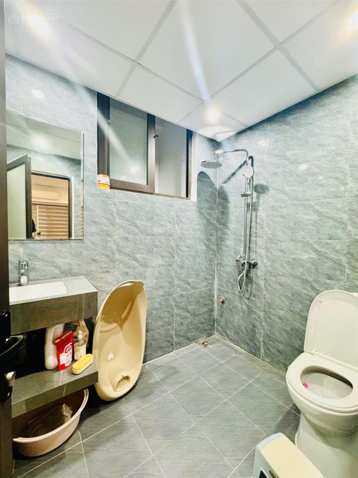 Giảm sốc 1,2 tỷ, phố chùa bộc, 40m2*5t, ngõ ô tô, dân xây, gần phố, ful nội thất, công năng đ đủ.